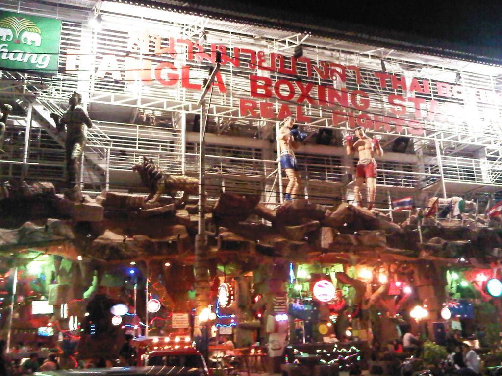 88 Hotel Patong Екстериор снимка